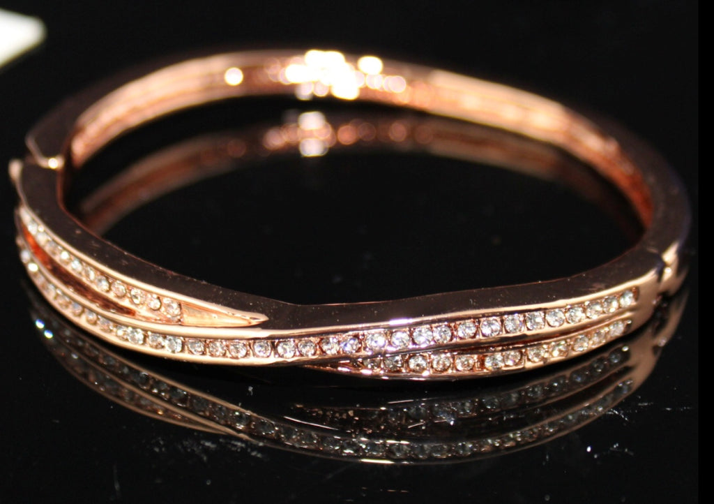 Rose gold with twist bangle -HT00360