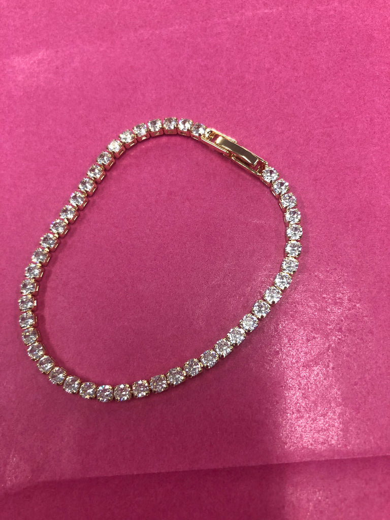 BL0615 - Gold single strand bracelet